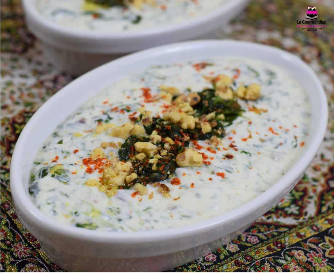 Sos de iaurt cu spanac